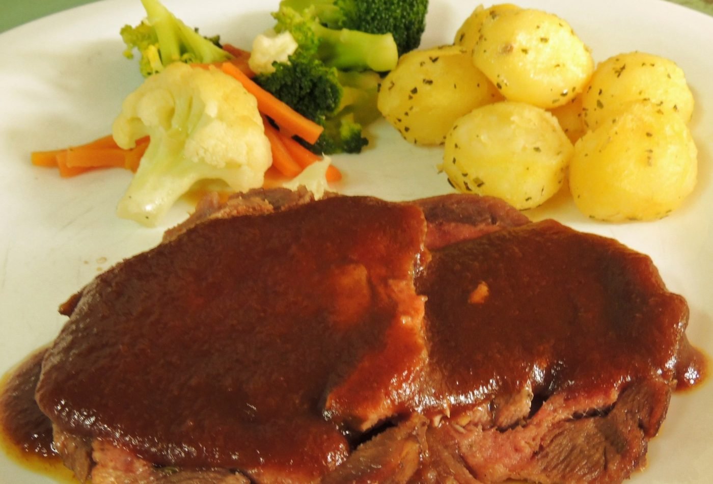 Medallones de Pavo con salsa