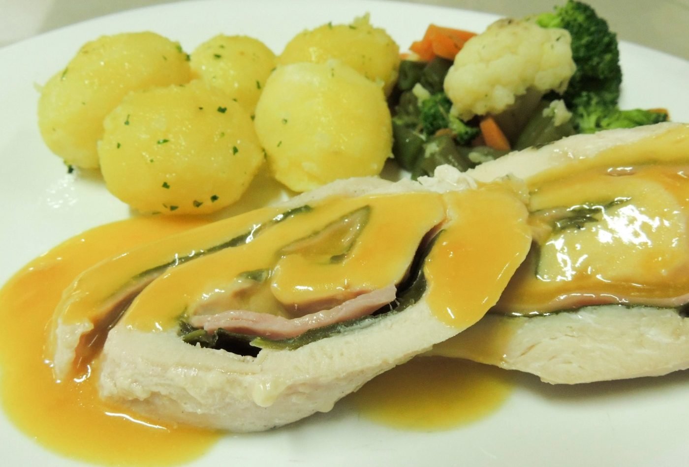 Plato fuerte: medallones de pollo