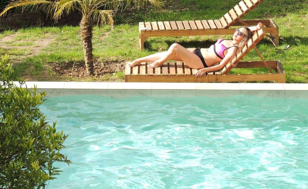 descanzo en piscina en patate